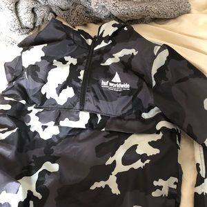 Huf camo windbreaker
